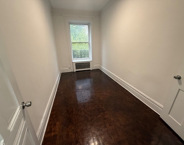 24 East 80th Street - Photo Thumbnail 2