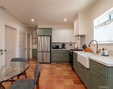 613 W Olive - Photo Thumbnail 38