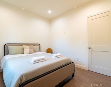 613 W Olive - Photo Thumbnail 12