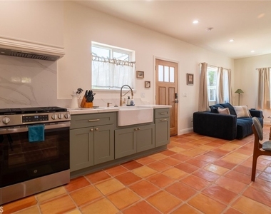 613 W Olive - Photo Thumbnail 24