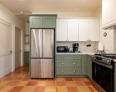 613 W Olive - Photo Thumbnail 8