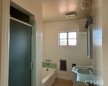 15 W Newman - Photo Thumbnail 17
