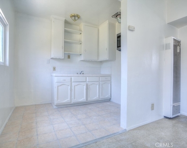 1003 Simmons Ave - Photo Thumbnail 8