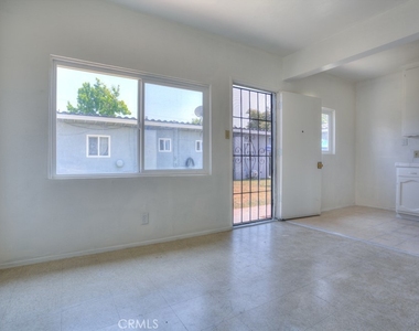 1003 Simmons Ave - Photo Thumbnail 6