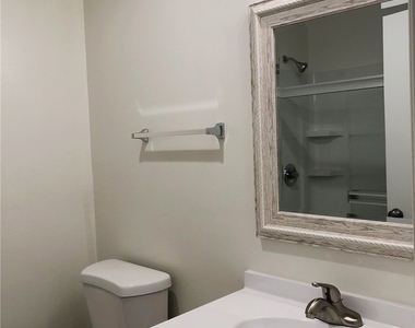 604 W Milford Street - Photo Thumbnail 8