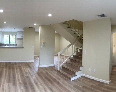 604 W Milford Street - Photo Thumbnail 2