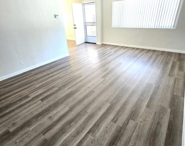 2974 Sherwin Avenue - Photo Thumbnail 7