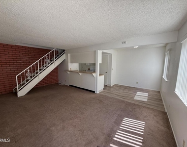 752 W Hemlock Street - Photo Thumbnail 7