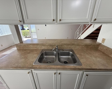 752 W Hemlock Street - Photo Thumbnail 10