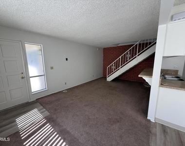 752 W Hemlock Street - Photo Thumbnail 2