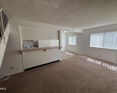 752 W Hemlock Street - Photo Thumbnail 8