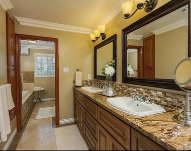 1509 Hollencrest - Photo Thumbnail 15