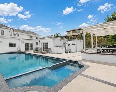 1509 Hollencrest - Photo Thumbnail 29