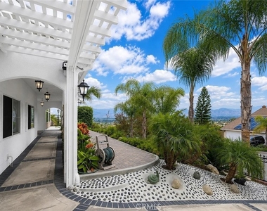 1509 Hollencrest - Photo Thumbnail 1