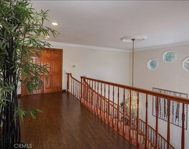 1509 Hollencrest - Photo Thumbnail 12