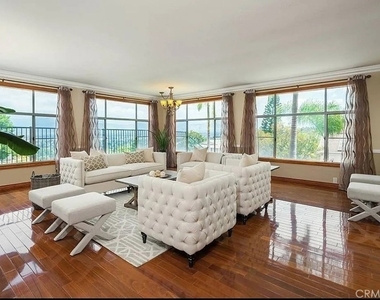 1509 Hollencrest - Photo Thumbnail 3