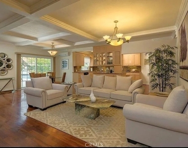 1509 Hollencrest - Photo Thumbnail 7