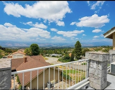 1509 Hollencrest - Photo Thumbnail 18