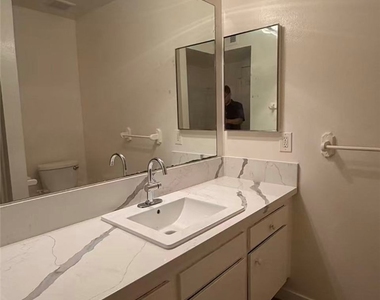 1708 Puente Avenue - Photo Thumbnail 11
