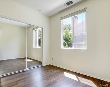 12474 Phoenix Court - Photo Thumbnail 5