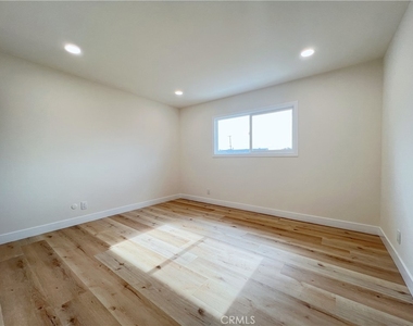 5261 Raintree St - Photo Thumbnail 10