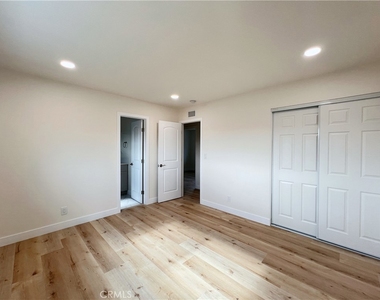 5261 Raintree St - Photo Thumbnail 12