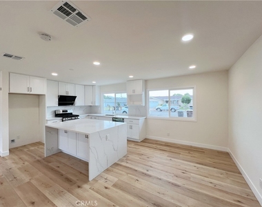 5261 Raintree St - Photo Thumbnail 9