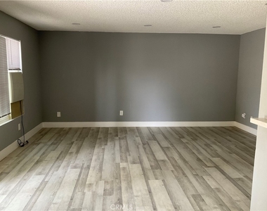 2405 Tahoe Circle - Photo Thumbnail 2