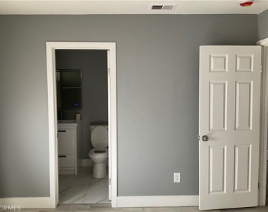 2405 Tahoe Circle - Photo Thumbnail 4