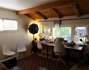 5724 Rhodes Avenue - Photo Thumbnail 12