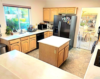42205 Round Hill Drive - Photo Thumbnail 18