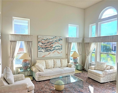 42205 Round Hill Drive - Photo Thumbnail 11