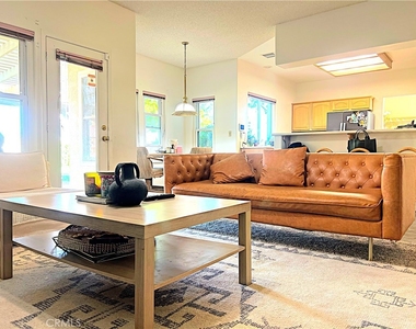 42205 Round Hill Drive - Photo Thumbnail 17