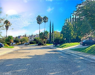 42205 Round Hill Drive - Photo Thumbnail 4