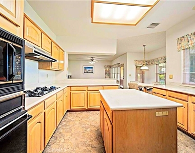 42205 Round Hill Drive - Photo Thumbnail 14