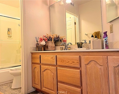 42205 Round Hill Drive - Photo Thumbnail 28
