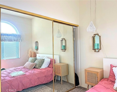 42205 Round Hill Drive - Photo Thumbnail 26
