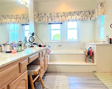 42205 Round Hill Drive - Photo Thumbnail 34