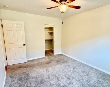 7843 Woodlake Avenue - Photo Thumbnail 19