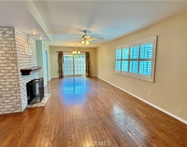 7843 Woodlake Avenue - Photo Thumbnail 5