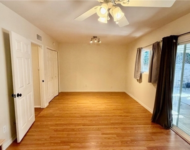 7843 Woodlake Avenue - Photo Thumbnail 13