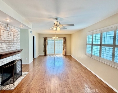 7843 Woodlake Avenue - Photo Thumbnail 4