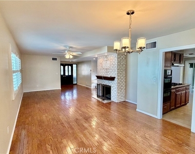7843 Woodlake Avenue - Photo Thumbnail 2
