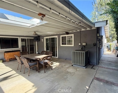 7843 Woodlake Avenue - Photo Thumbnail 24