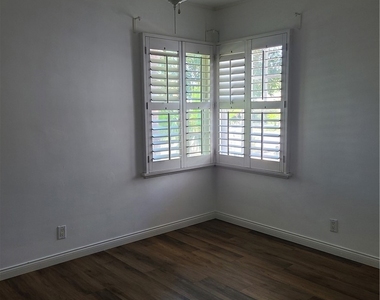 10421 Margate Street - Photo Thumbnail 10