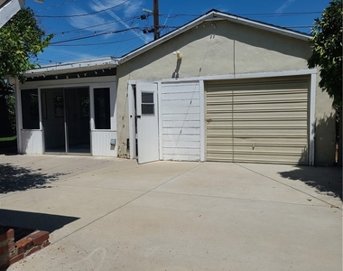 10421 Margate Street - Photo Thumbnail 15