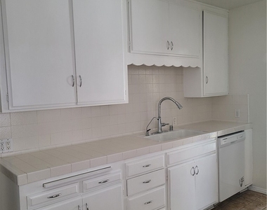 10421 Margate Street - Photo Thumbnail 6
