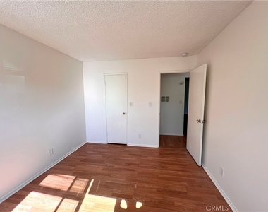 1637 W 227th Street - Photo Thumbnail 12