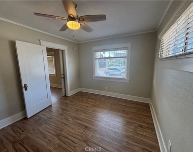323 W 82nd Street - Photo Thumbnail 12