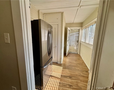 323 W 82nd Street - Photo Thumbnail 17